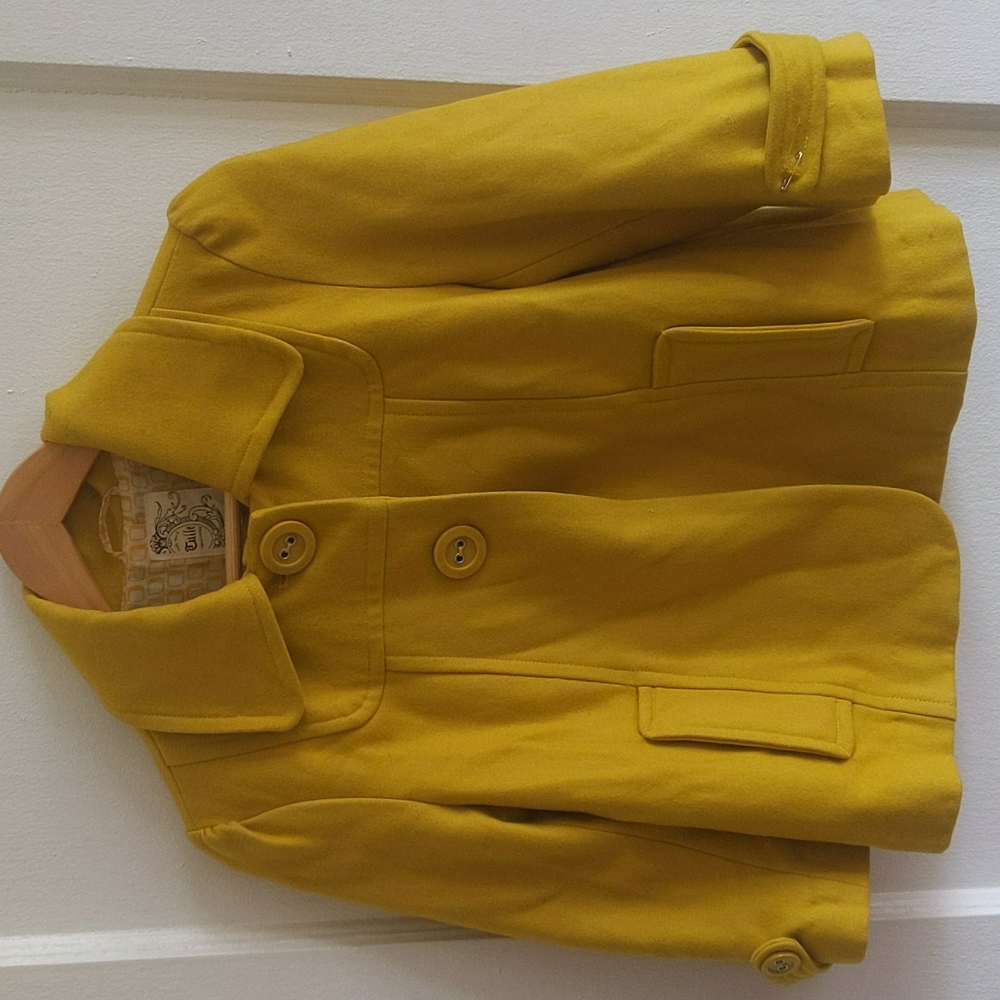 Twee yellow swing jacket